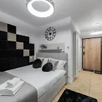 Apartment Pychowicka Prestigious Black&cashmere By Bookinghost *
