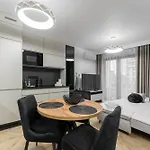 Apartment Pychowicka Prestigious Black&cashmere By Bookinghost