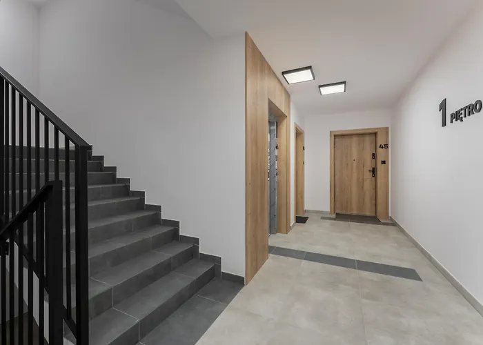 Pychowicka Prestigious Black&cashmere By Bookinghost *