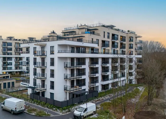 Pychowicka Prestigious Black&cashmere By Bookinghost *