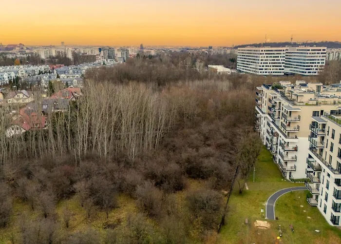 Pychowicka Prestigious Black&cashmere By Bookinghost *